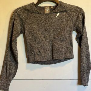 DOYOUEVEN Seamless Long Sleeve Crop Top Size Small - Black